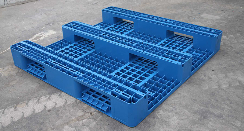 1212160 Three-Runner Grid Deck Pallets 22