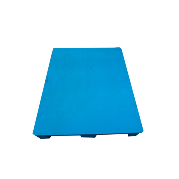 Reinforced Plastic Pallet – Flat Deck with Three Runners 2