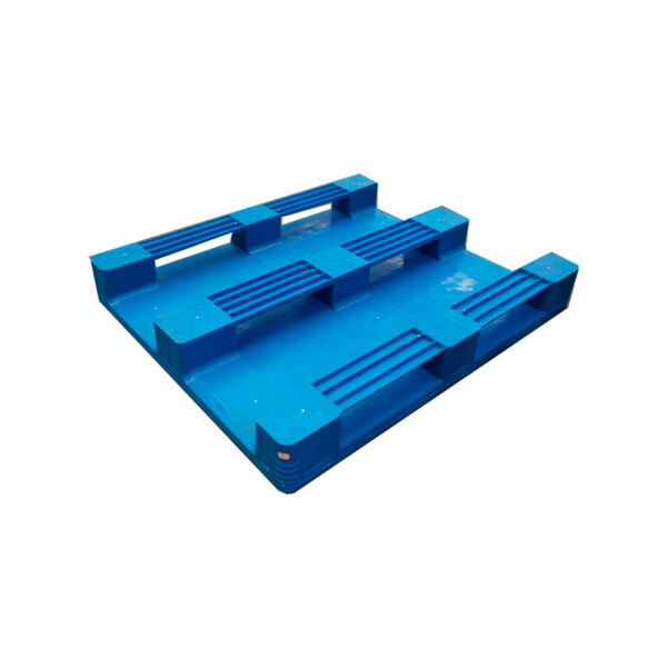 Reinforced Plastic Pallet – Flat Deck with Three Runners 4
