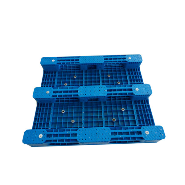1210165-Heavy-Duty-Welded-Flat-Deck-Plastic-Pallets-with-3-Runner-7