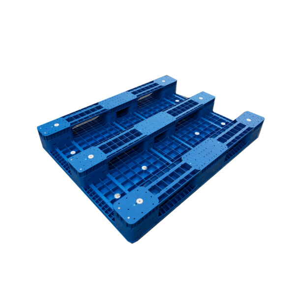 1300X1000X165mm-Flat-Top-Plastic-Pallets-with-3-Runners-6