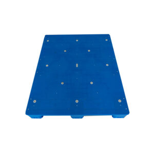 1300×1100-Assembled-Three-Runner-Flat-Deck-Plastic-Pallets-1