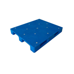 1300×1100-Assembled-Three-Runner-Flat-Deck-Plastic-Pallets-3