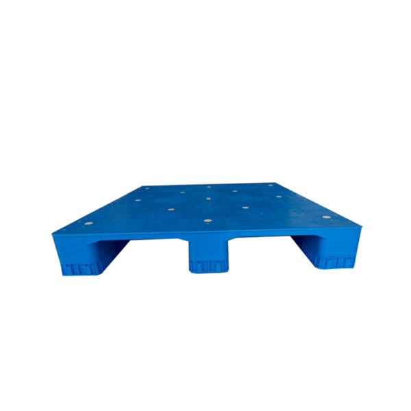 1300×1100 Assembled Three-Runner Flat Deck Plastic Pallets - Image 4