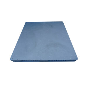 1650×1650×165-Welded-Flat-Deck-Plastic-Pallets-with-3-Runners-2