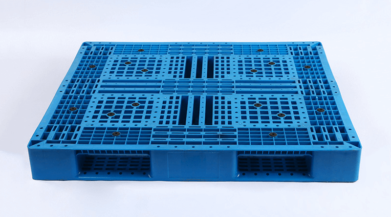 1300x1100-Six-Runner-Plasic-Pallets-11