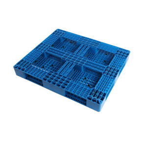 1311150-Six-Runner-Plasic-Pallets-2