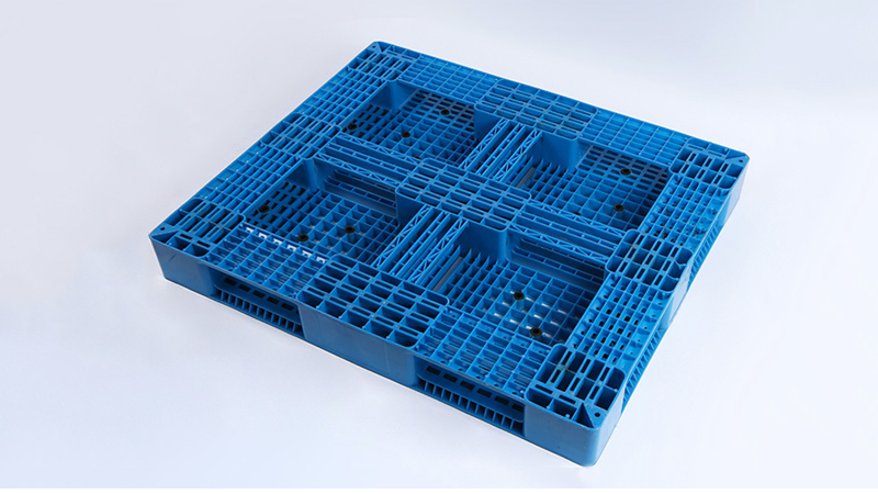 Six-runner-Plastic-Pallets