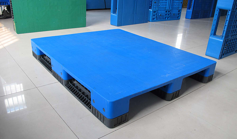 Reinforced Plastic Pallet – Flat Deck with Three Runners
1200X1000X150mm-Assembled-Three-Runner-Flat-Deck-Plastic-Pallet-20
