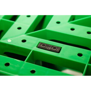 1412150-Six-Runner-Grid-Deck-Plastic-Pallet-2