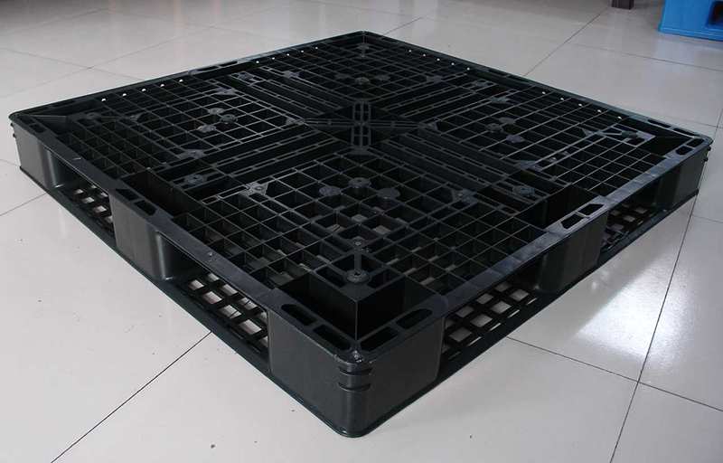 1100x1100-Light-Weight-Six-Runner-Grid-Plastic-Pallets-11