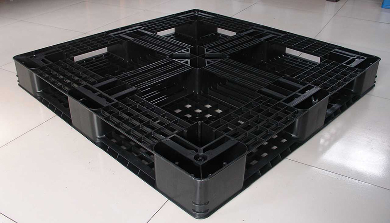 1100x1100-Light-Weight-Six-Runner-Grid-Plastic-Pallets-33
