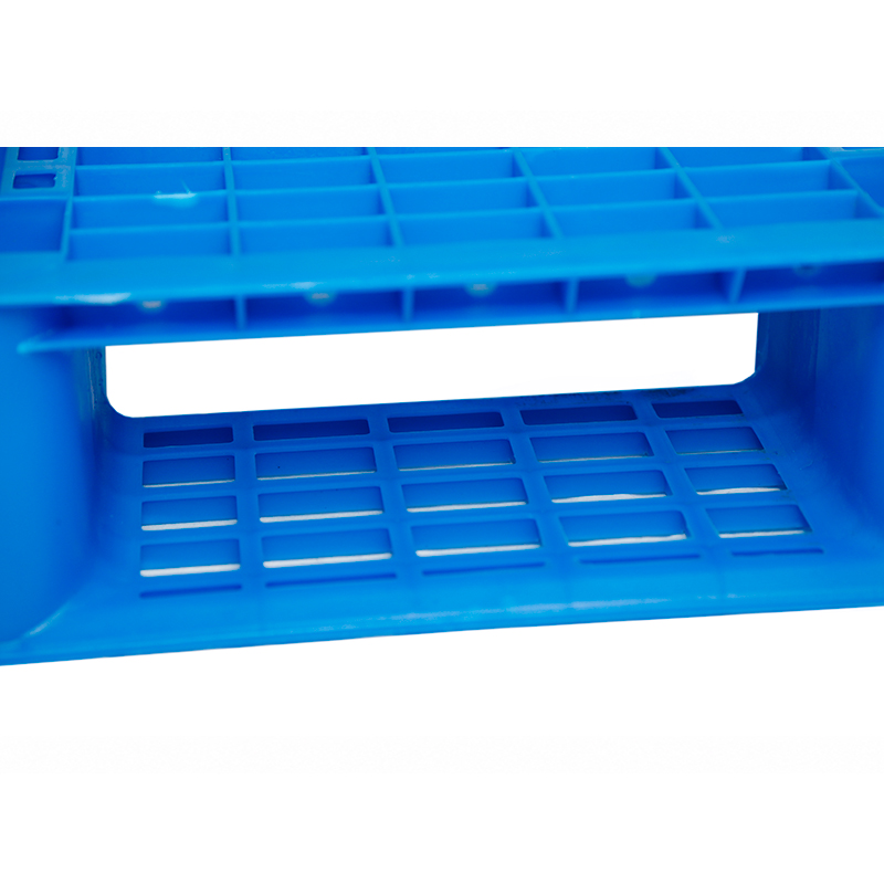 1111125 1100x1100 Light Weight Six-Runner Grid Plastic Pallets 6